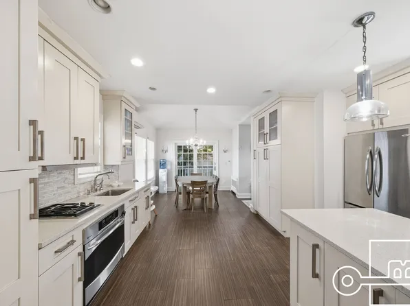 1253 East 28th Street image 7 of 24