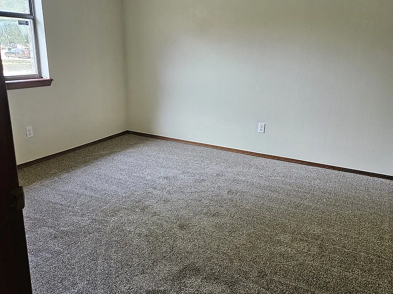 2705 Martin Ln — Photo 4