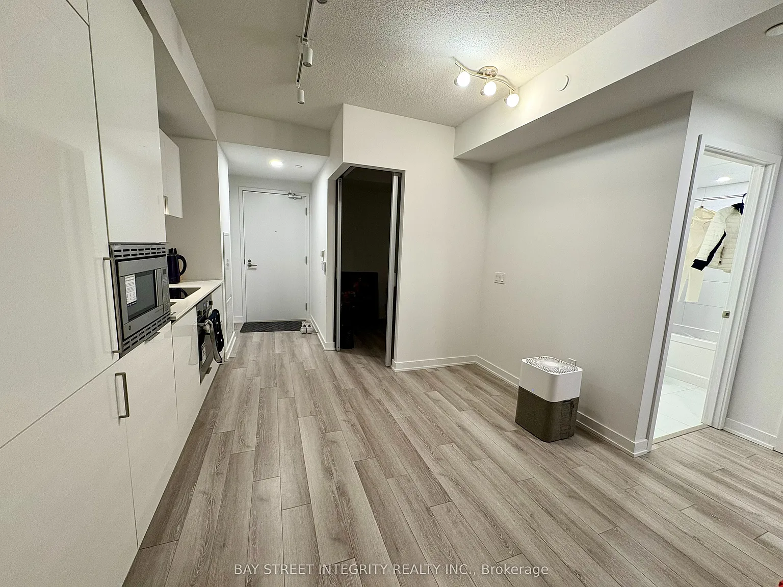 2 bed, $2,450 — Photo 4