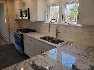 37 Spruce Ct, South Kingstown, RI 02879