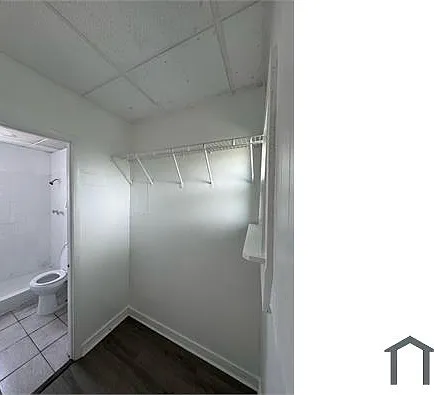 25 SW 10th St #4 — Photo 7