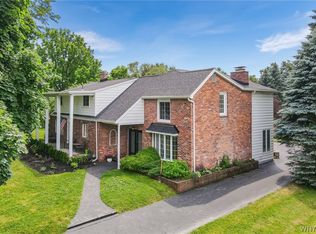 4940 Hillcrest Dr, Clarence, NY 14031