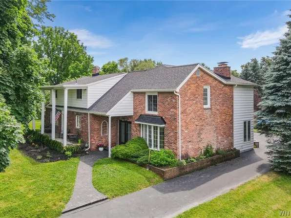 4940 Hillcrest Dr, Clarence, NY 14031