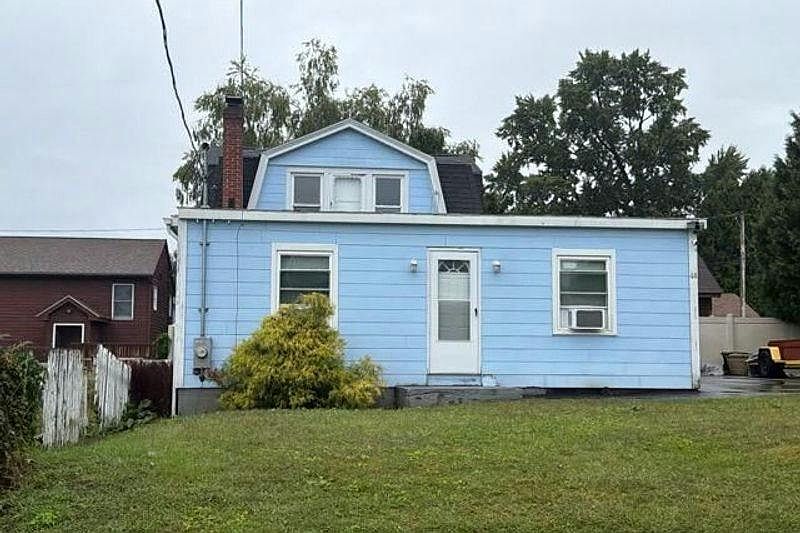 1st image of 44 Juliette St