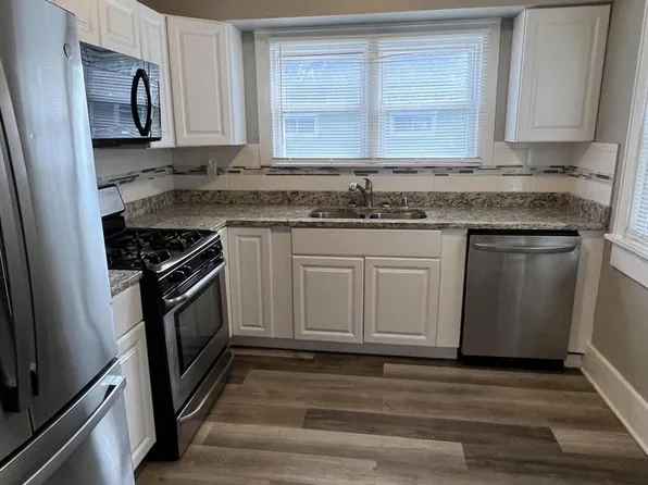 4233 W Sieben Pl, Milwaukee, WI 53216