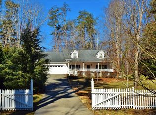 78 Twin Lakes Rd, Cleveland, GA 30528