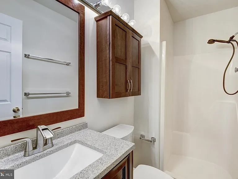 1502 Farsta Ct — Photo 16