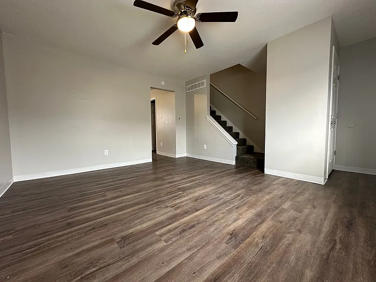 1513 Woods Ave — Photo 6