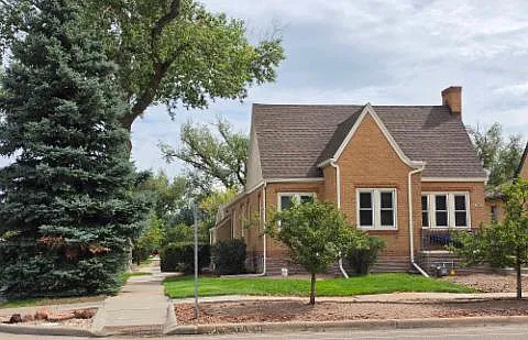 4 bed, 2430 sqft, $2,000 — Photo 1