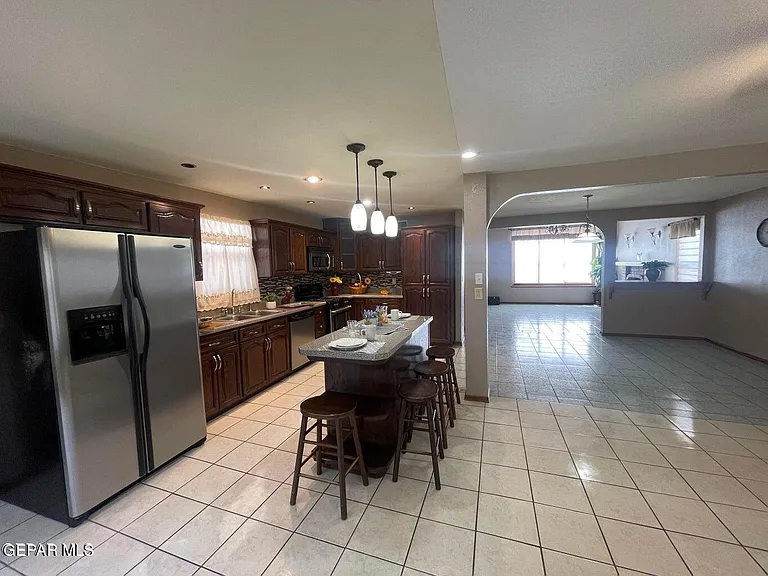 808 Merriman Dr — Photo 5