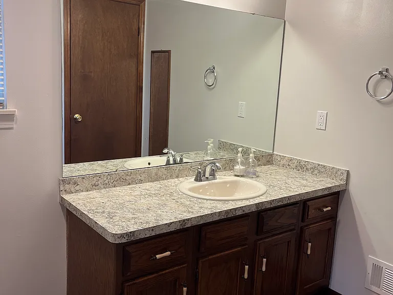 5500 Edgar Rd — Photo 9