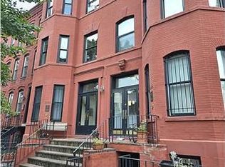 220 4th St SE APT 3, Washington, DC 20003