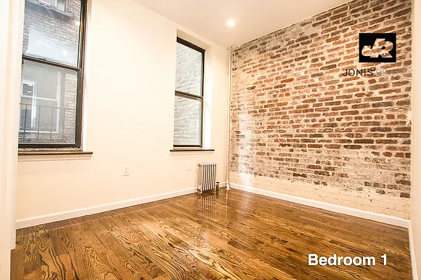 Rented by Jonis Realty | media 8