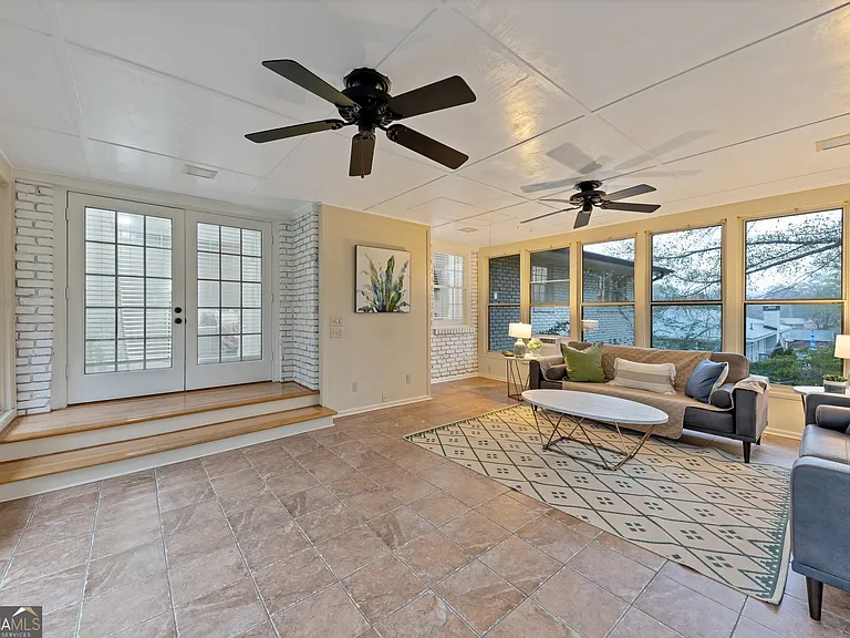 2984 Blackberry Ln — Photo 25