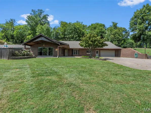7 Greenbriar Ln, Chester, IL 62233
