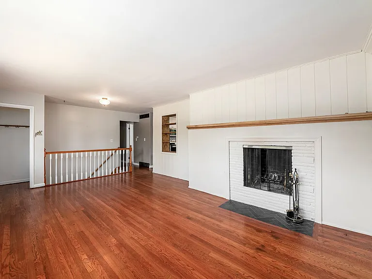 297 E Clearview Ave — Photo 16