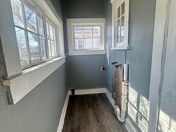 4th image of 1103 W 5th St #1103
