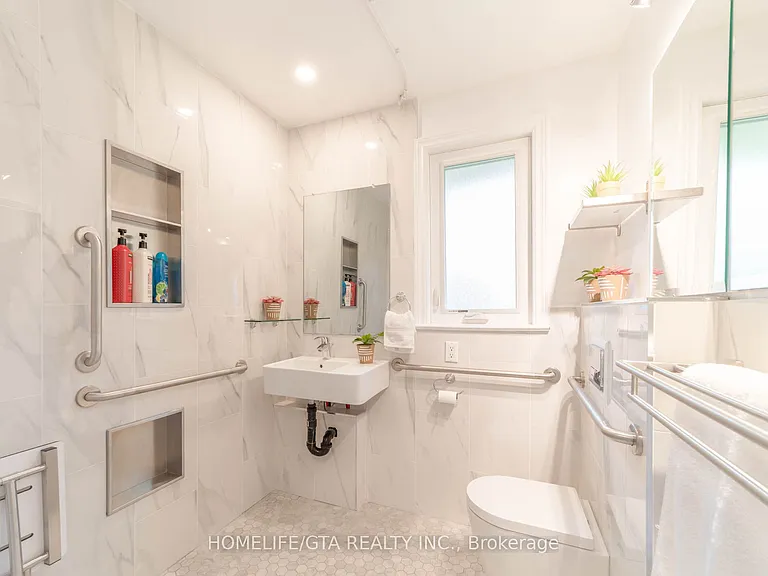 8 Laxford Ave — Photo 12