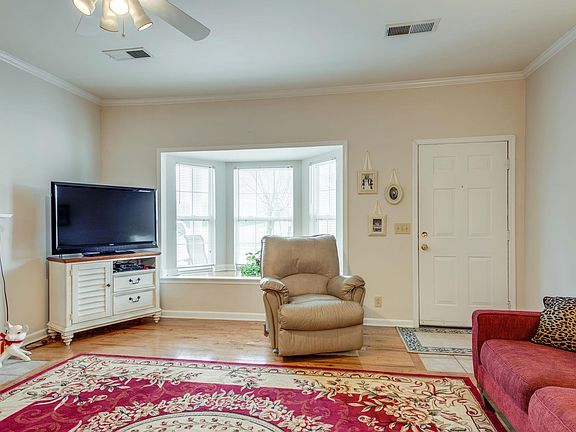3rd image of 3010 Caldwell Rd #3010-204-204
