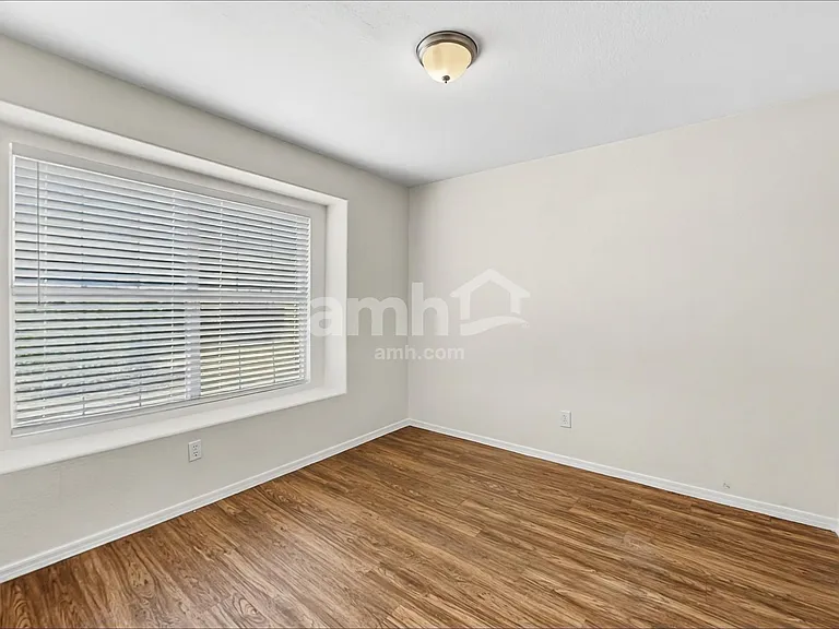 12554 W Holly St — Photo 12
