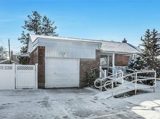 5 Westbury Ave, Plainview, NY 11803