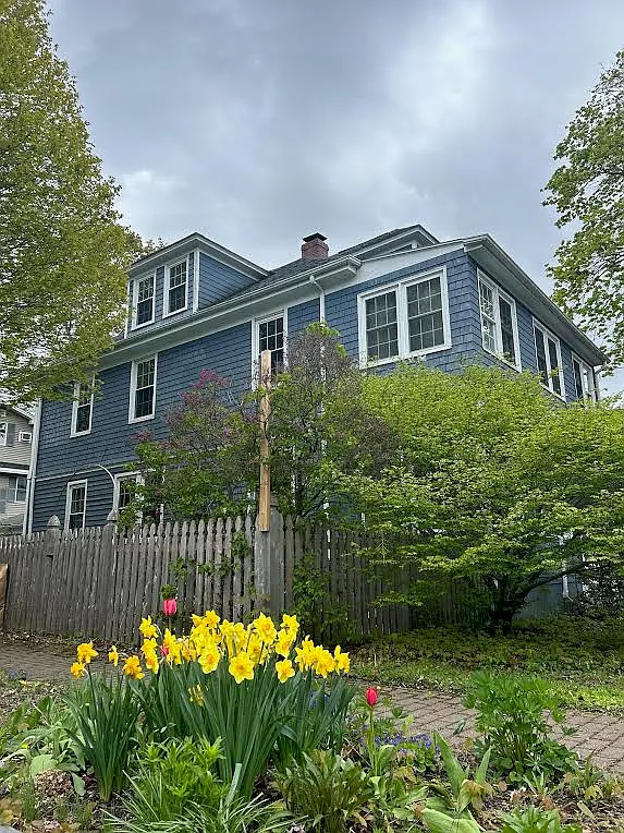 3 bed, 2.5 bath, 2495 sqft, $4,200 — Photo 4