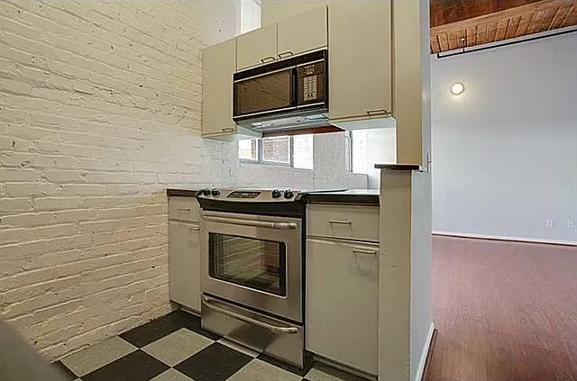 402 Julia St #205 — Photo 7