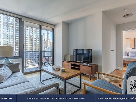 4th image of 235 W 48th St APT 37A