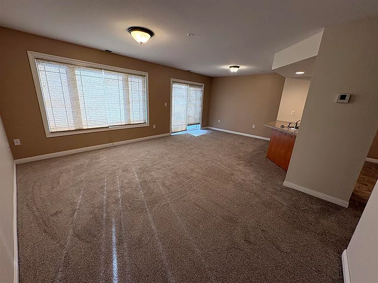 3707 S Broadway St — Photo 5