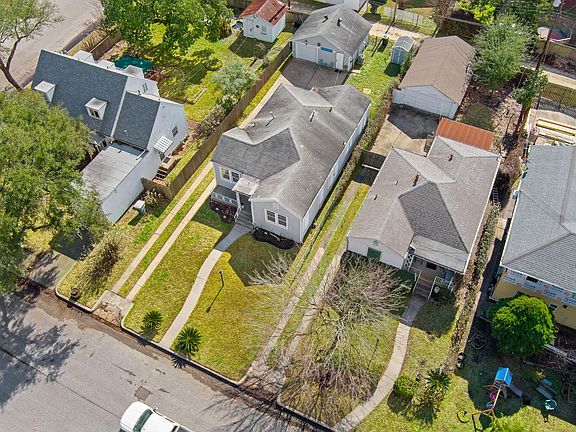 3rd image of 4607 Avenue N