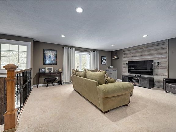 3rd image of 27280 Bellevue Dr