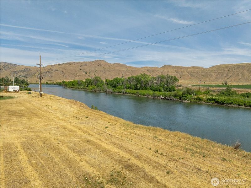 2nd image of 624 Monse River Road
