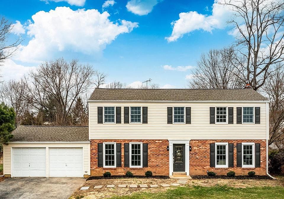 1st image of 1223 Hawthorne Ln
