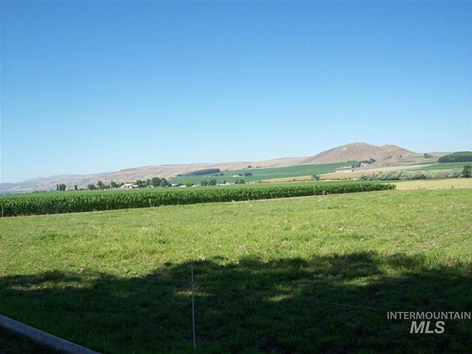 1st image of 721 Mendiola Rd