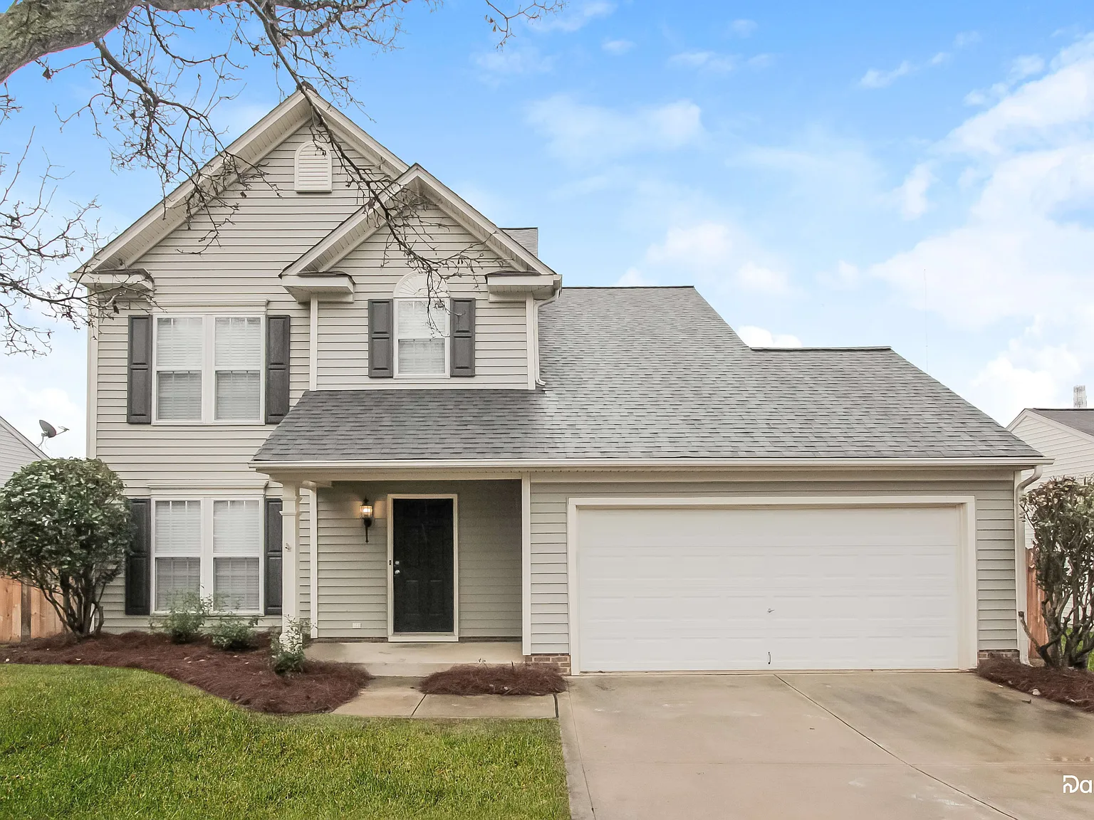3 bed, 2.5 bath, 1633 sqft, $1,985 — Photo 2