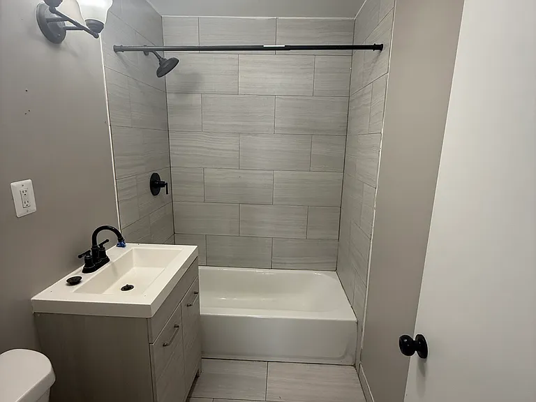 22614 Sharrow Ave — Photo 3