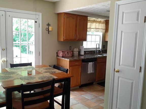 5th image of 2181 Jarrow Dr