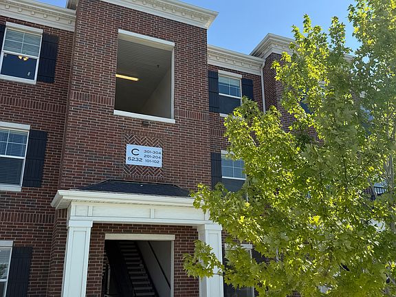 3rd image of 5232 W Cannavale Ln #302