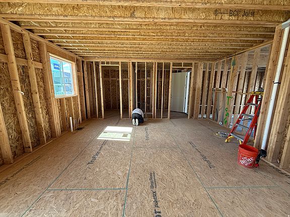 3rd image of 5444 N Honey Suckle Way