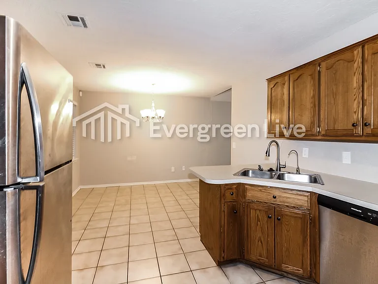 2607 Lonnie Ln — Photo 6
