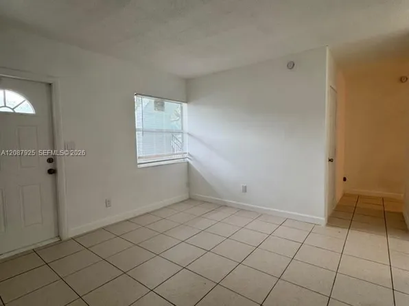 325 NW 15th St APT 5, Pompano Beach, FL 33060