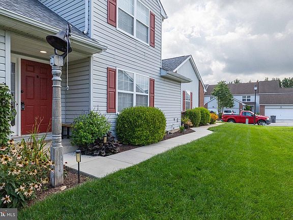 3rd image of 193 Steven Ln