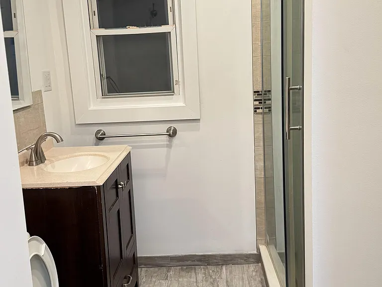 215-217 Florida Ave #2 — Photo 5