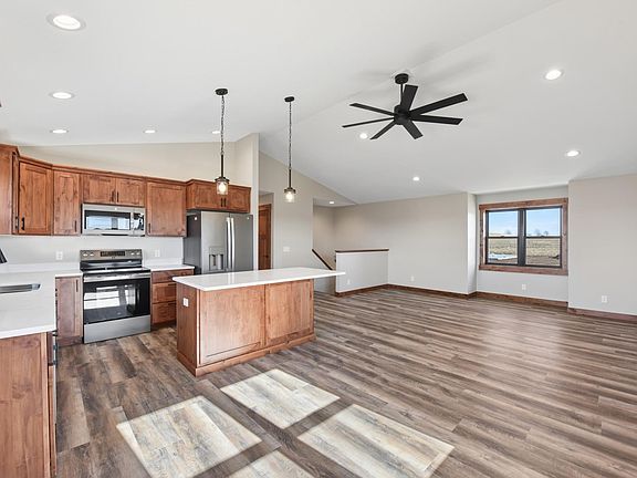 5th image of 485 Coyote Way