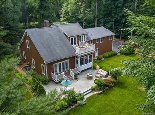 392 Mariomi Rd, New Canaan, CT 06840