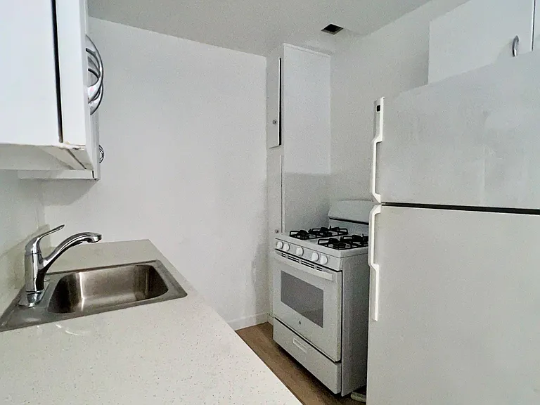 8277 W Fountain Ave #3 — Photo 5