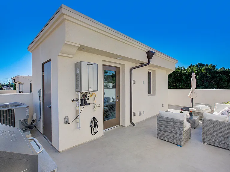 749 Talbot Ln — Photo 13