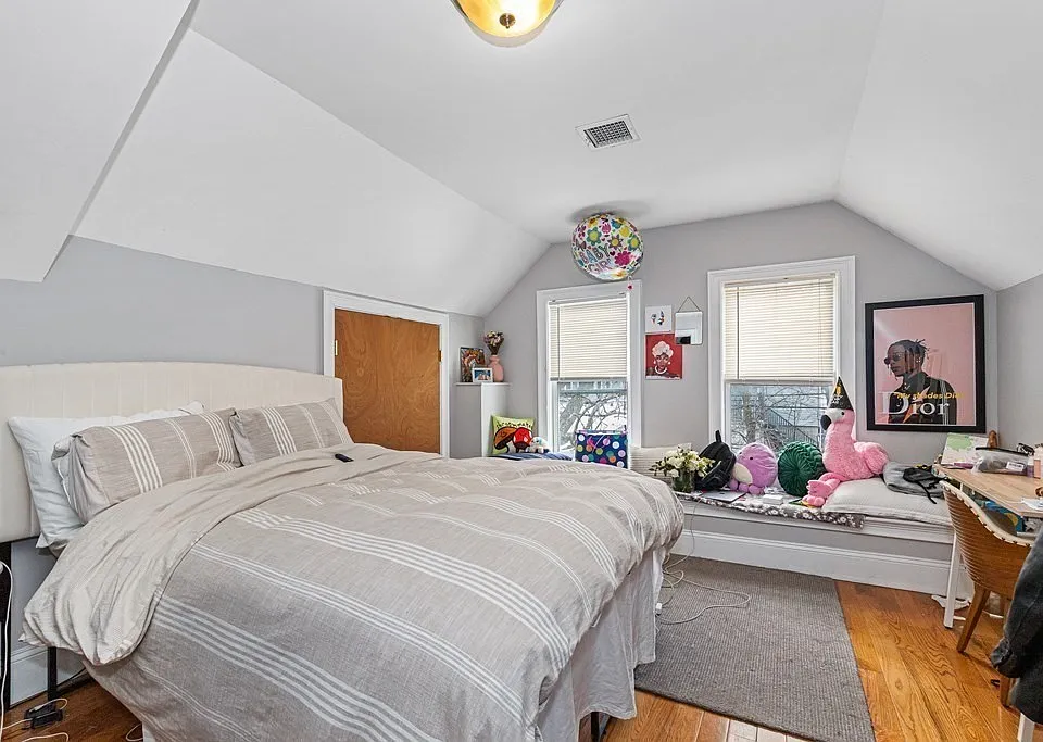 44 Hillside St #3