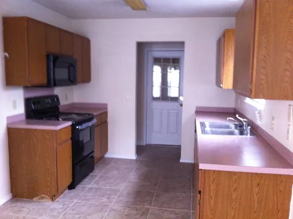 658 Daisy Ln, Springdale, AR 72764