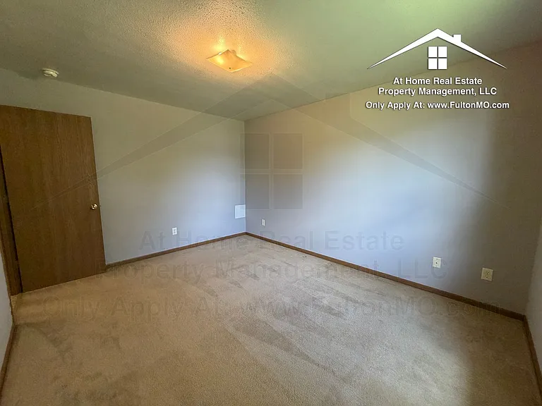 427429 Sabre Cir — Photo 12